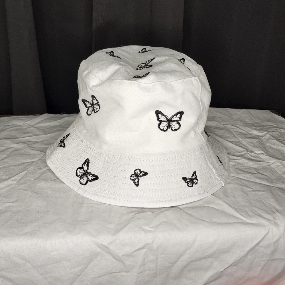 Butterfly print bucket hat